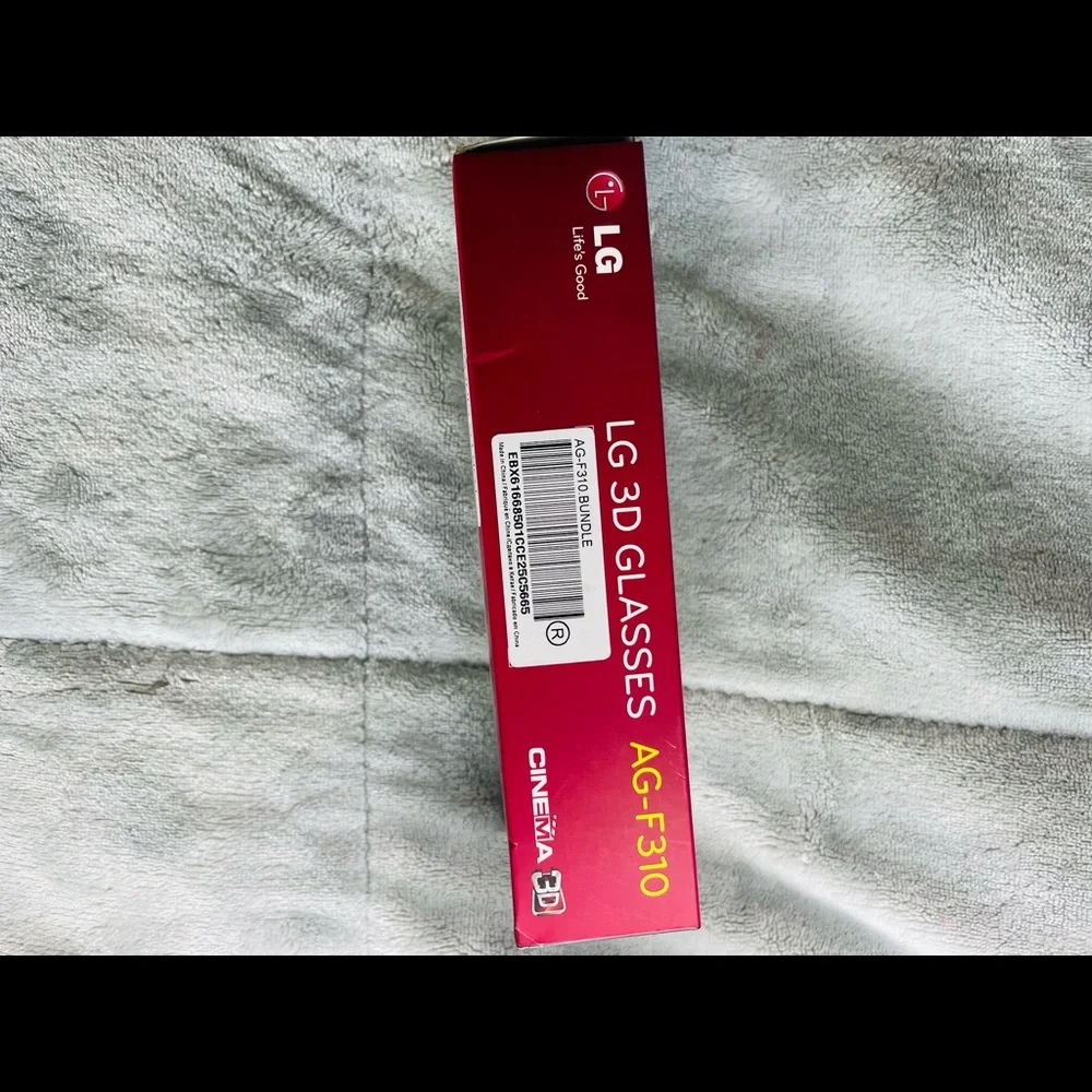 New nwt LG 3D cinema Glasses (2)